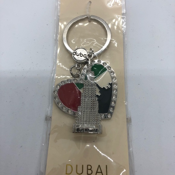 Dubai souvenir keychain new in pkg - Picture 1 of 3